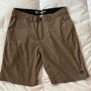 Mens 32, tan Billabong shorts